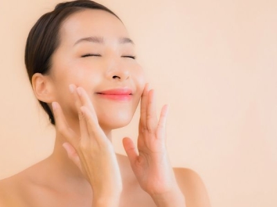 Tuyệt chiệu dưỡng da buổi trưa cho nàng công sở